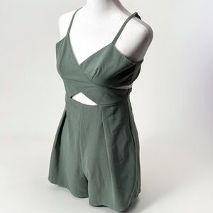NWOT Showpo Day Love Playsuit in Olive Khaki – Retail: $70 🌿✨
